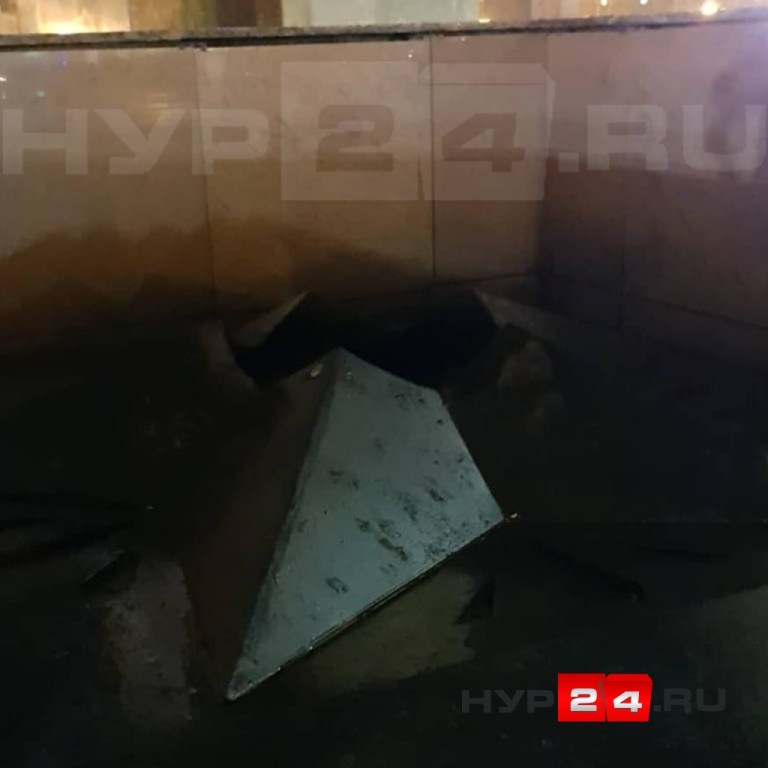 Ничто не вечно: новоуренгойцев обеспокоило отсутствие огня на площади Памяти