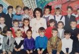 Дмитрий Артюхов выложил в своем аккаунте фото школьных лет