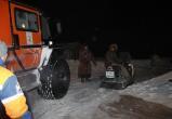 На Ямале семья застряла в тундре из-за сломанного снегохода (ВИДЕО)
