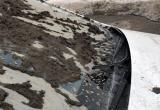 Выломанный дворник и разбитая фара стали итогом парковки на «чужом» месте в Ноябрьске (ФОТО)