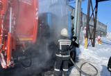 В Тазовском районе сгорели мусоровоз и балок-бочка
