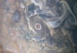 Юпитер вдохновляет: NASA показало завораживающий облачный пейзаж