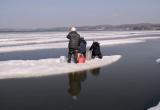 На Ямале оторвалась льдина с рыбаками