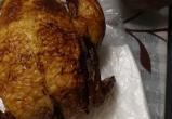 «Бедро утащили воробьи, которыми кишит магазин»: мужчина взывает к совести ямальцев после покупки курицы без ноги (ФОТО) 