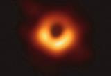 Ученые сфотографировали черную дыру (ФОТО)