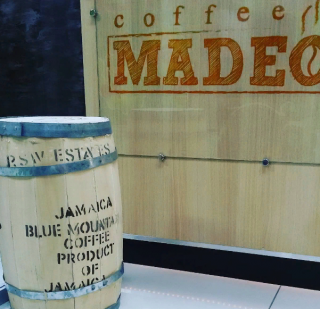 MADEO, Магазин кофе