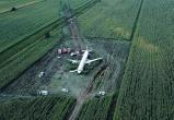 В сети опубликована расшифровка переговоров пилотов севшего в кукурузном поле самолета (ФОТО)