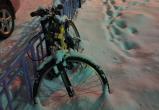 «Зайку бросила хозяйка»: жители Надыма оставили свои велосипеды зимой на улице (ФОТО, ОПРОС)