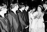 День в истории: 55 лет назад королева Великобритании Елизавета II наградила Beatles орденами