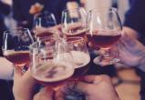 Минздрав предложил продавать крепкий алкоголь только с 21 года (ОПРОС)