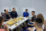 Глава Нового Уренгоя Андрей Воронов встретился с врачами из инфекционного госпиталя (ФОТО)