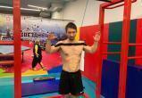 Новоуренгойский спортсмен Равиль Хакимов подтянулся на перекладине 7893 раза