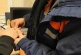 Спасатели Ноябрьска выручили мужчину, у которого на безымянном пальце застряло кольцо (ФОТО)