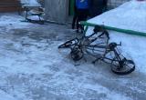 В Ноябрьске горящие велосипеды закоптили подъезд (ФОТО)