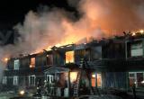 В Ноябрьске сгорел нежилой дом на улице Школьная (ФОТО, ВИДЕО)