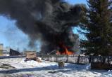 За одну ночь на Ямале сгорели два гаража и три автомобиля