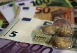 Курс евро снизился до 74 рублей