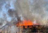 В Ноябрьске дотла сгорела деревянная двухэтажка и кухня жилого дома 