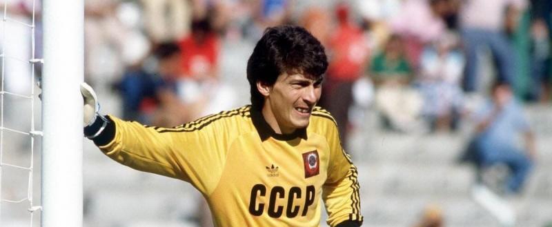 День в истории: 65 лет исполнилось Ринату Дасаеву – лучшему футбольному вратарю мира 1988 года  