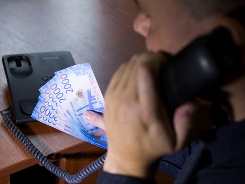 Телефонные мошенники предлагают россиянам обменять накопленный кешбэк и бонусы «Спасибо» на рубли 