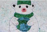 Ямальская экоактивистка нарисовала медведя из битого стекла весом около 50 кило 