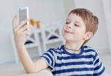 Сколько времени ребенок может проводить с мобильным телефоном