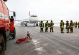 В аэропорту Новый Уренгой учились эвакуировать самолеты с неисправными шасси (ФОТО)