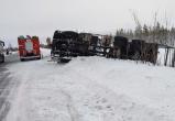 В Муравленко перевернулся и загорелся грузовик 