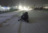 Снегоход в селе Ныда ночью умудрился сбить двух пешеходов