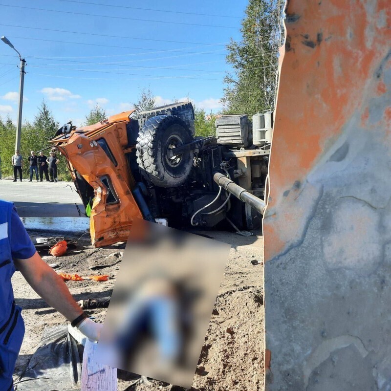 В Ноябрьске погиб водитель грузовика – пострадало 3 автомобиля ФОТО