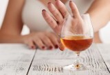 Отказ от алкоголя помогает сохранить ментальное здоровье 