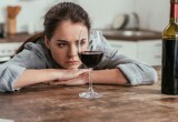 Алкоголь не поможет справиться со стрессом. Эффективные способы поддержания психического здоровья