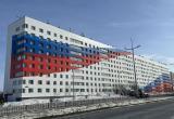 Новый Уренгой в цветах флага: как обычный дом стал символом города