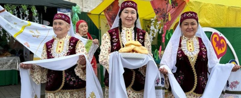 Фото: tobolsk.info Сабантуй в Тобольске собрал 20 тысяч гостей
