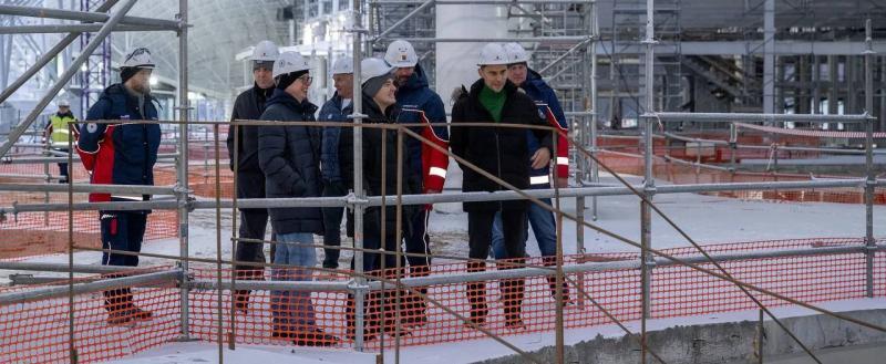 Дмитрий Артюхов проверил ключевые стройки и обновлённые объекты газовой столицы